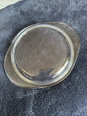Pyrex 682-C VTG clear glass lid, replacement for 1-quart (1L) casserole dishes